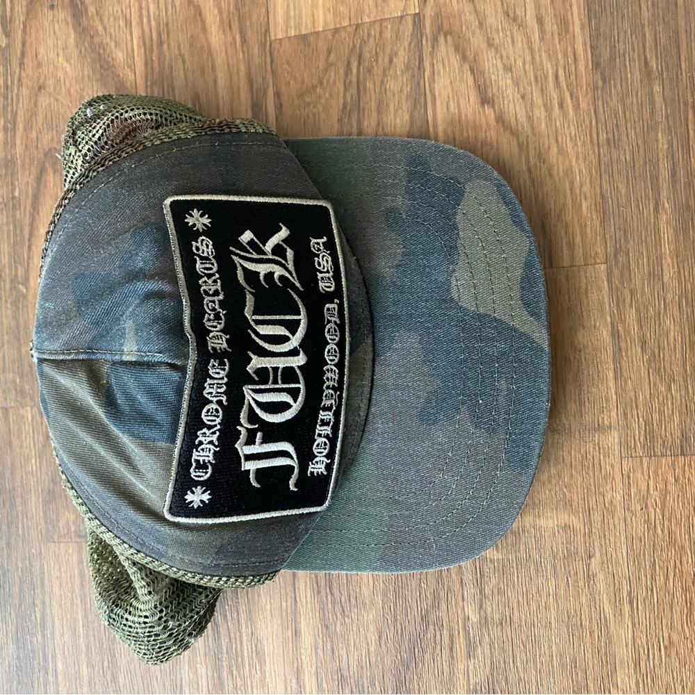 Camouflage Chrome heart Hat